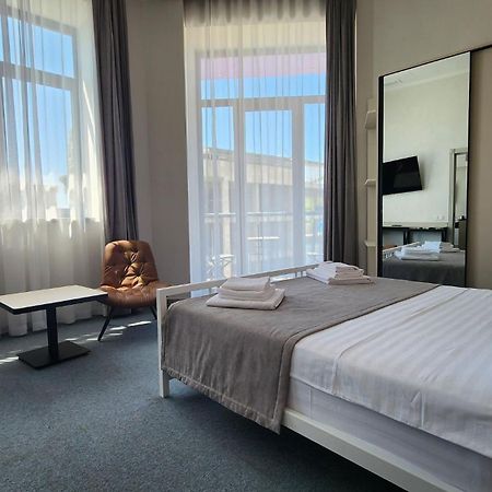 Prime Hotel Гюмри Екстериор снимка
