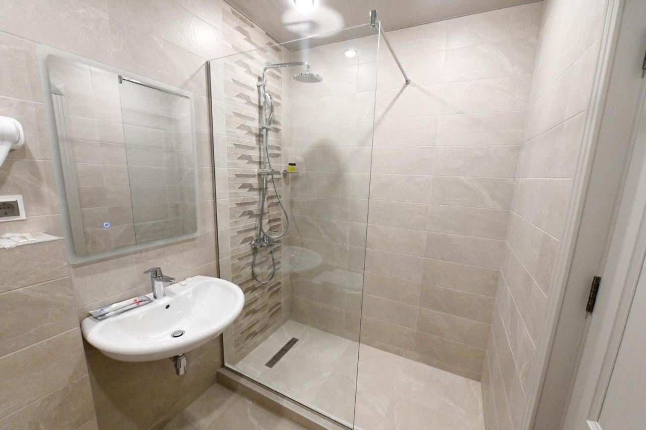 Prime Hotel Гюмри Екстериор снимка