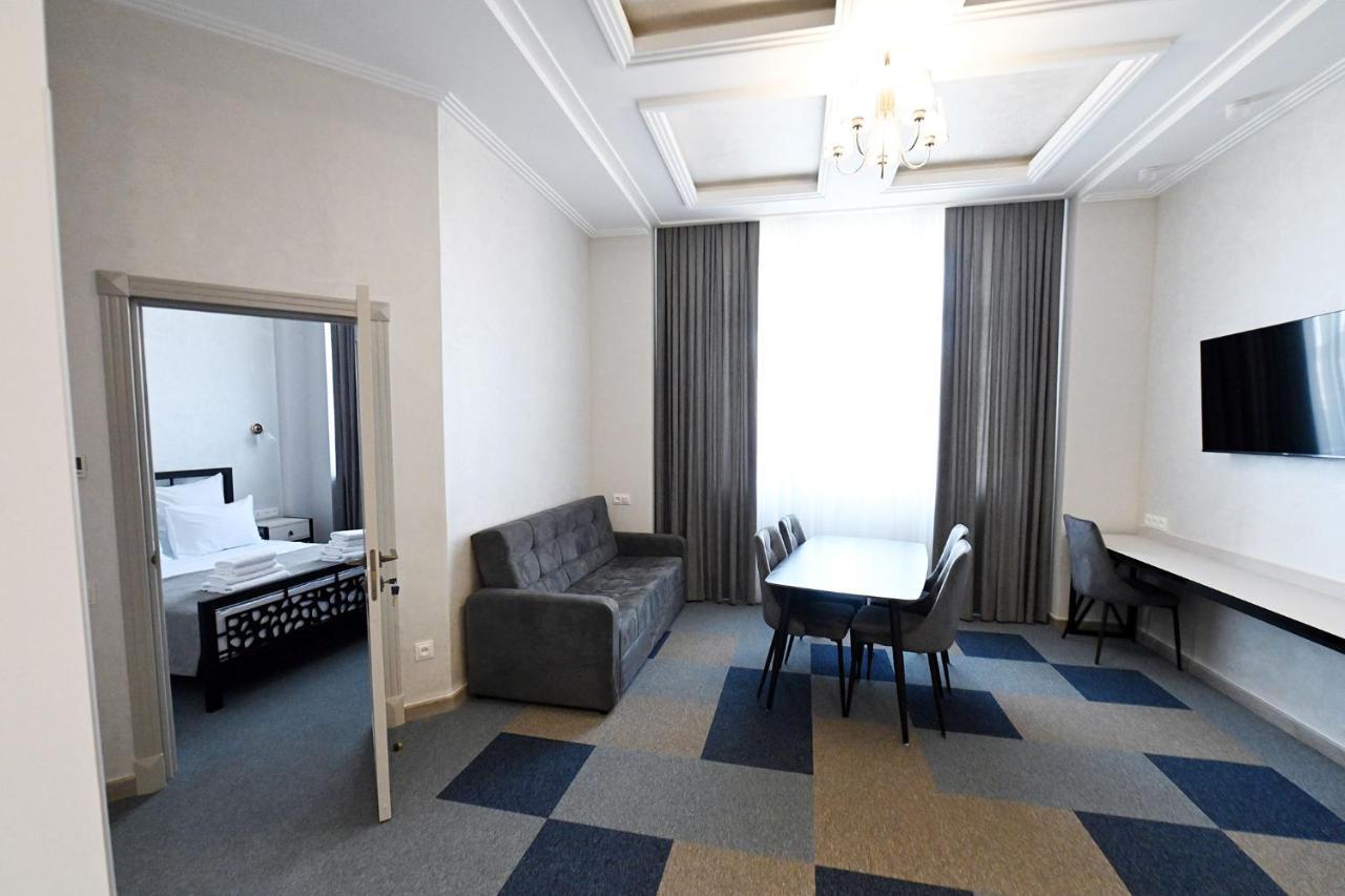 Prime Hotel Гюмри Екстериор снимка