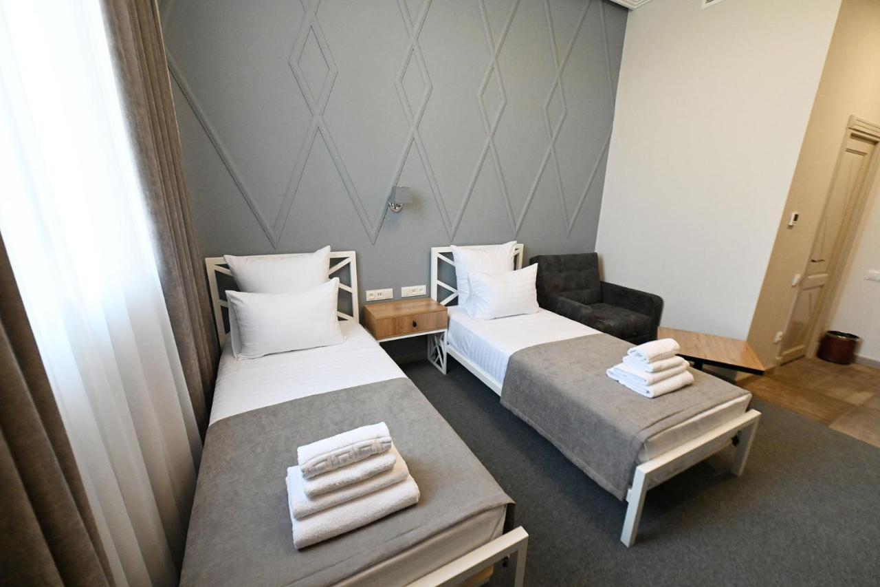 Prime Hotel Гюмри Екстериор снимка