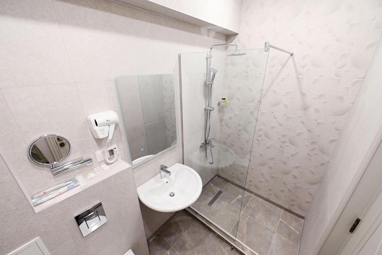 Prime Hotel Гюмри Екстериор снимка