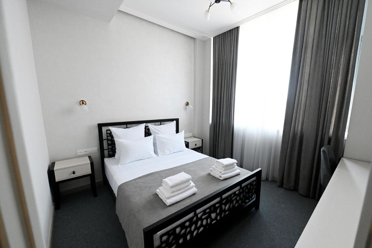 Prime Hotel Гюмри Екстериор снимка