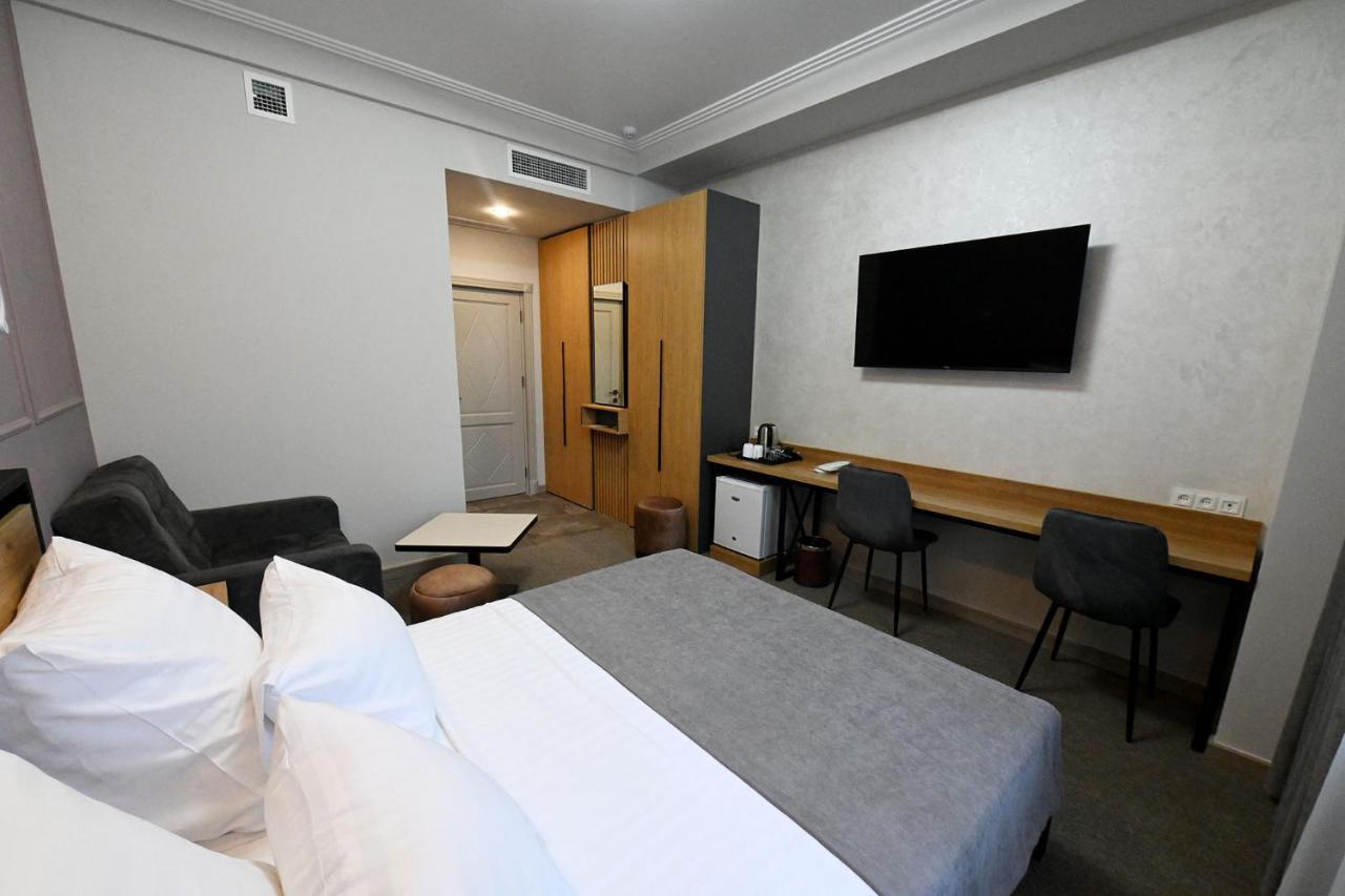 Prime Hotel Гюмри Екстериор снимка