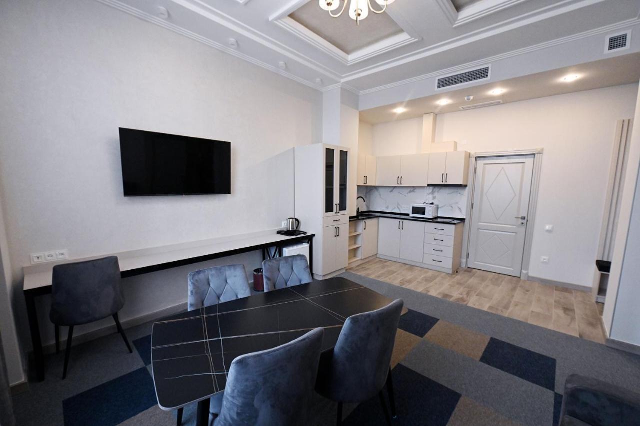 Prime Hotel Гюмри Екстериор снимка
