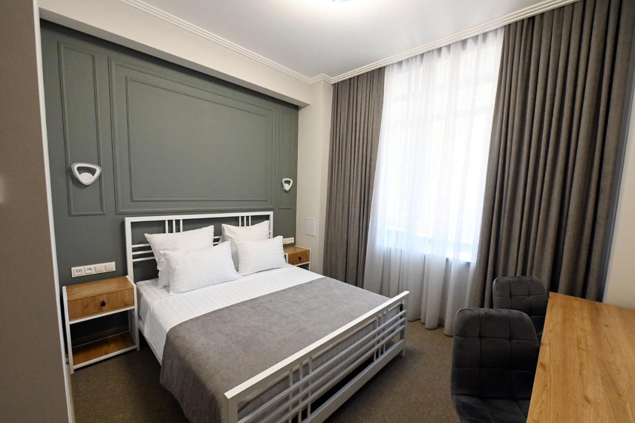 Prime Hotel Гюмри Екстериор снимка