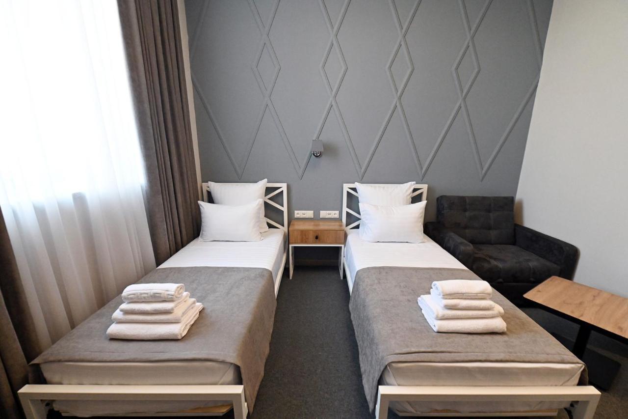 Prime Hotel Гюмри Екстериор снимка