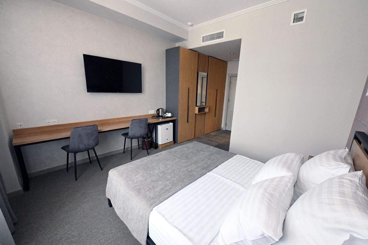 Prime Hotel Гюмри Екстериор снимка