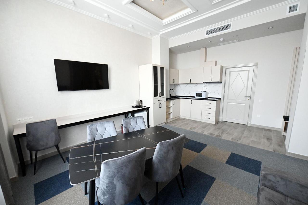 Prime Hotel Гюмри Екстериор снимка