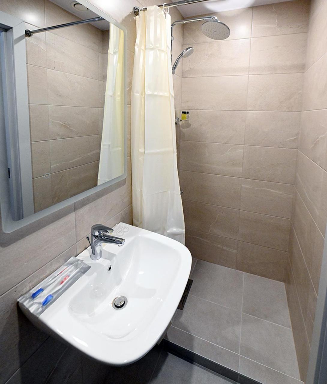 Prime Hotel Гюмри Екстериор снимка