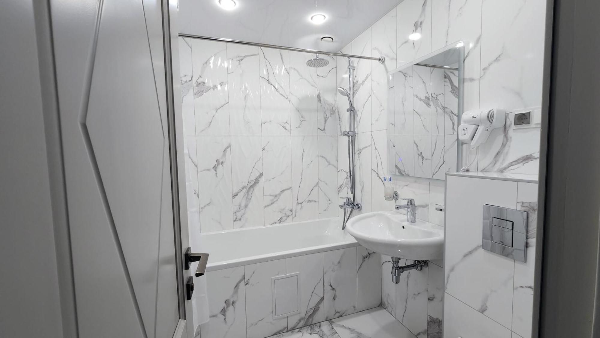 Prime Hotel Гюмри Екстериор снимка