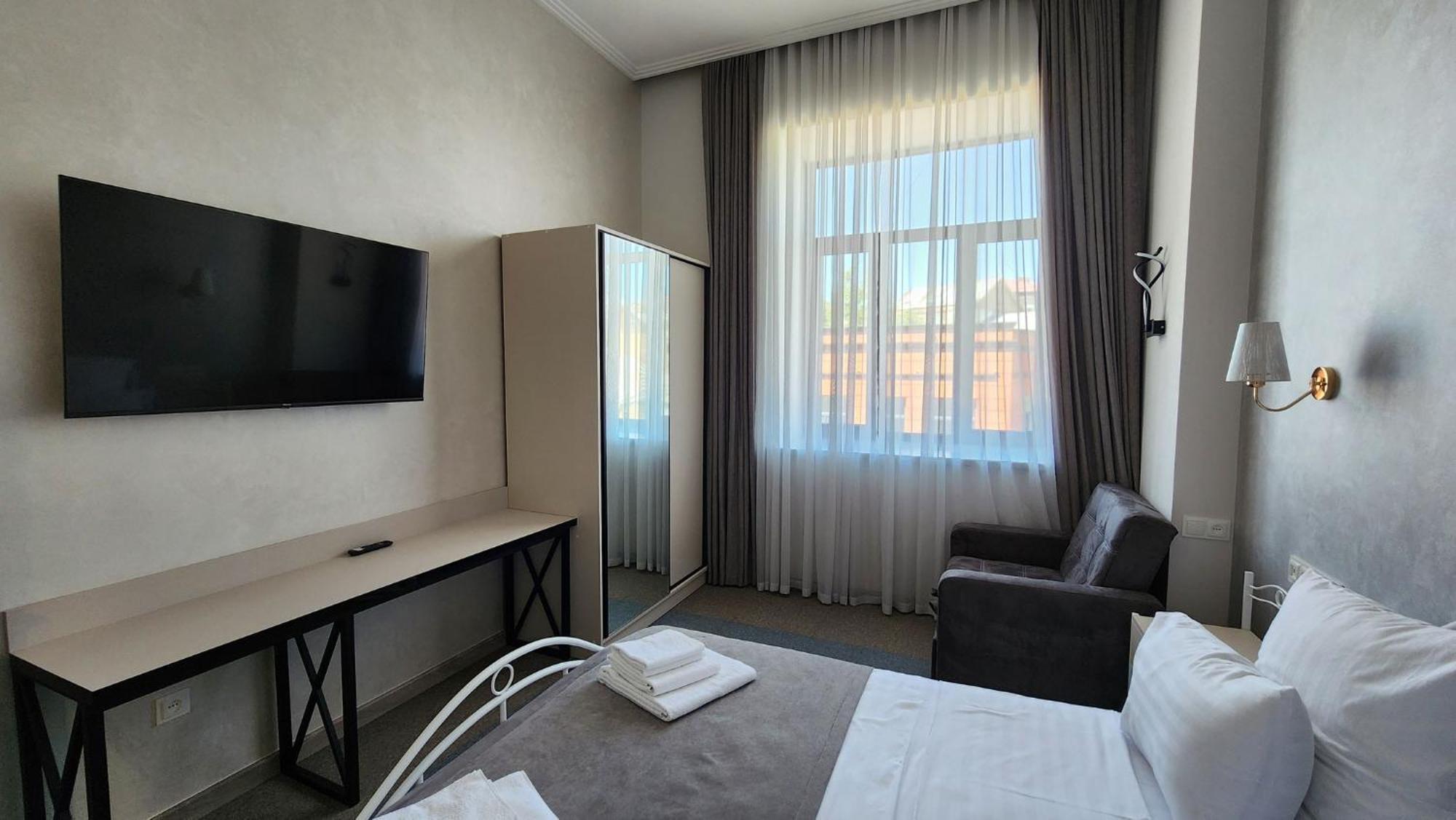 Prime Hotel Гюмри Екстериор снимка